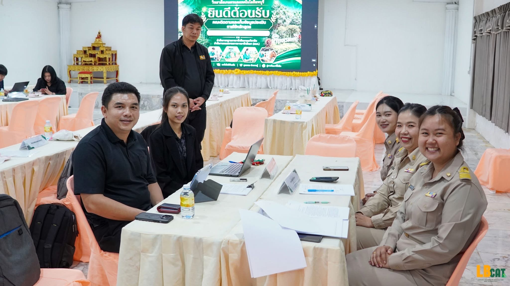 ภาพในอัลบั้มที่ 13