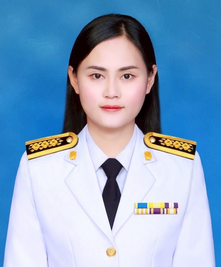 นางสาวนิรันดร ภูวัน