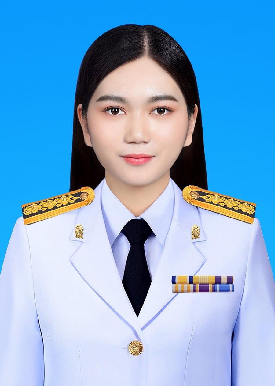 นางสาวกชกร ขวัญชื่น