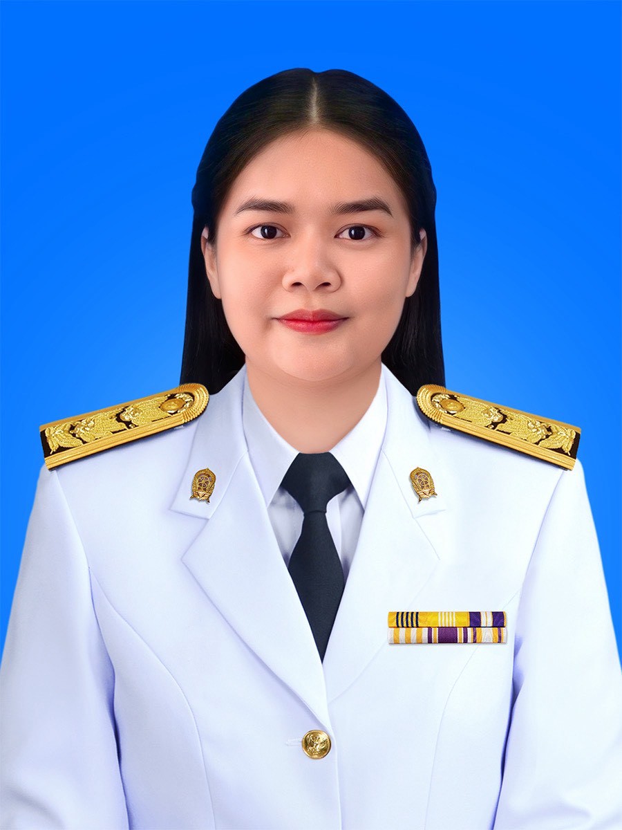 นางสาวกนกพร ฟักเมือง